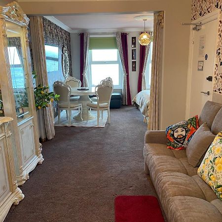 "The Italian" Seafront Apartment ايستبورن المظهر الخارجي الصورة